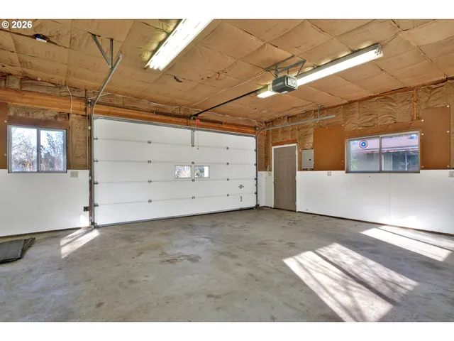 $595,000 | 27366 4th Street, Junction City, OR 97448