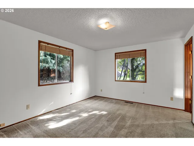 $595,000 | 27366 4th Street, Junction City, OR 97448