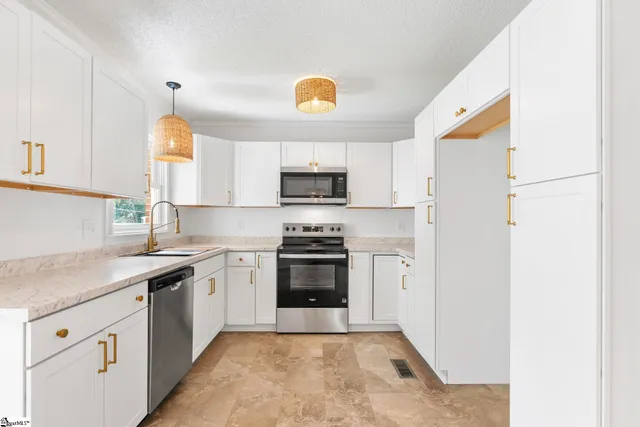 $249,900 | 203 Fernwood Circle, Anderson, SC 29626