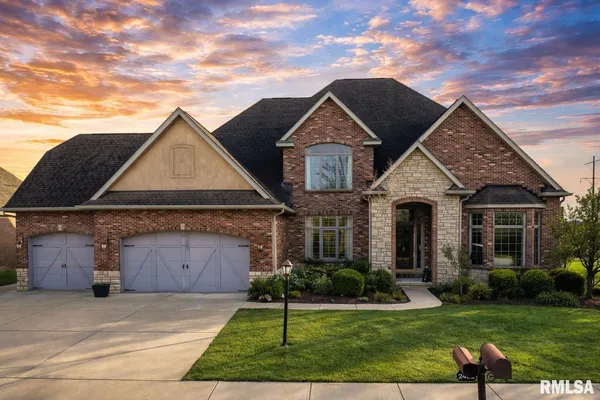 $825,000 | 2422 West Augusta Drive, Dunlap, IL 61525