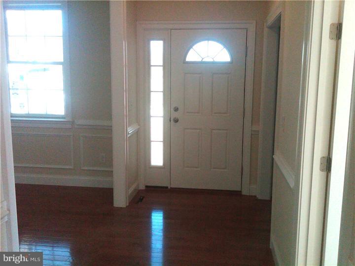 54 West Goldinger Road Dover, DE 19904 - Photo 4 of 23 Foyer