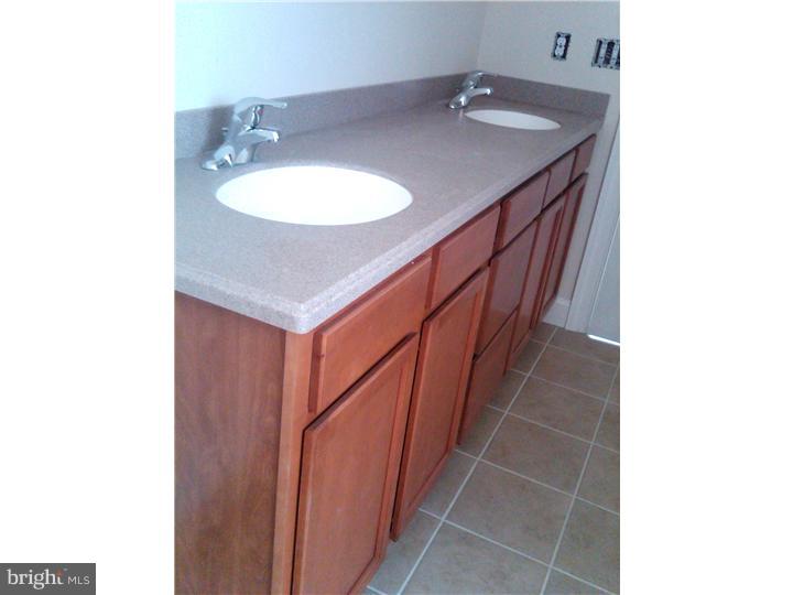 54 West Goldinger Road Dover, DE 19904 - Photo 9 of 23 Master Bathroom