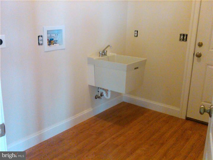 54 West Goldinger Road Dover, DE 19904 - Photo 10 of 23 Laundry Room