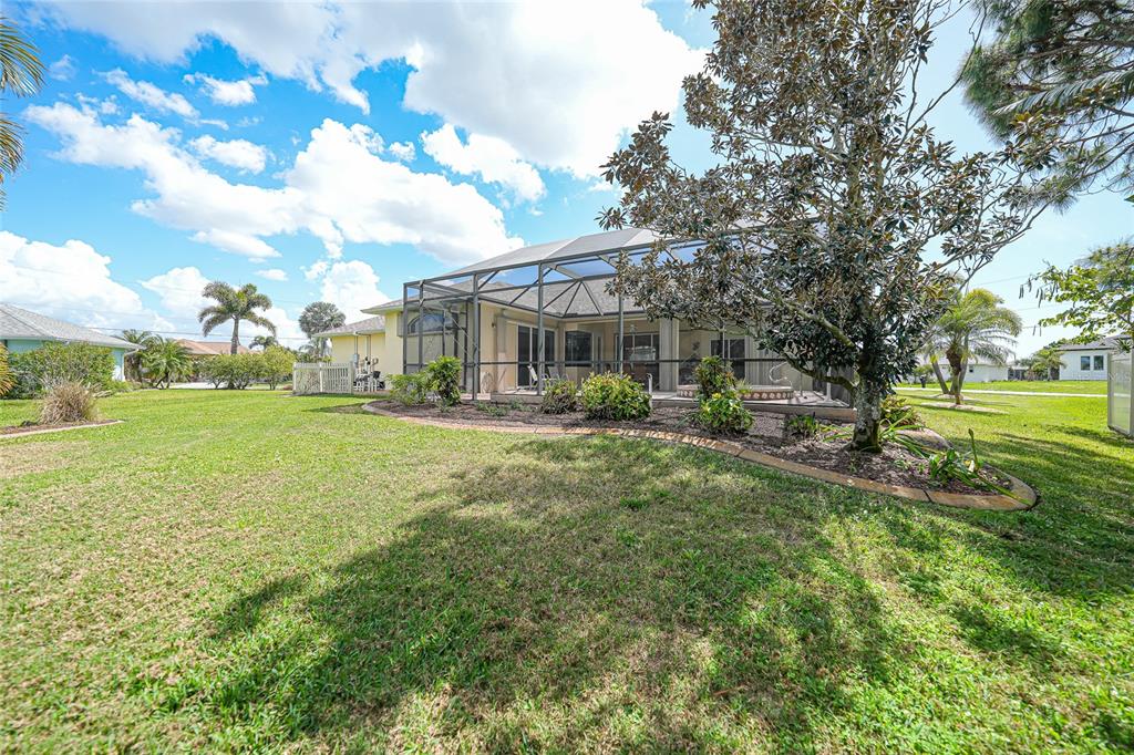 176 Medalist Road Rotonda West, FL 33947 - Photo 26 of 28 Gallery Image 26