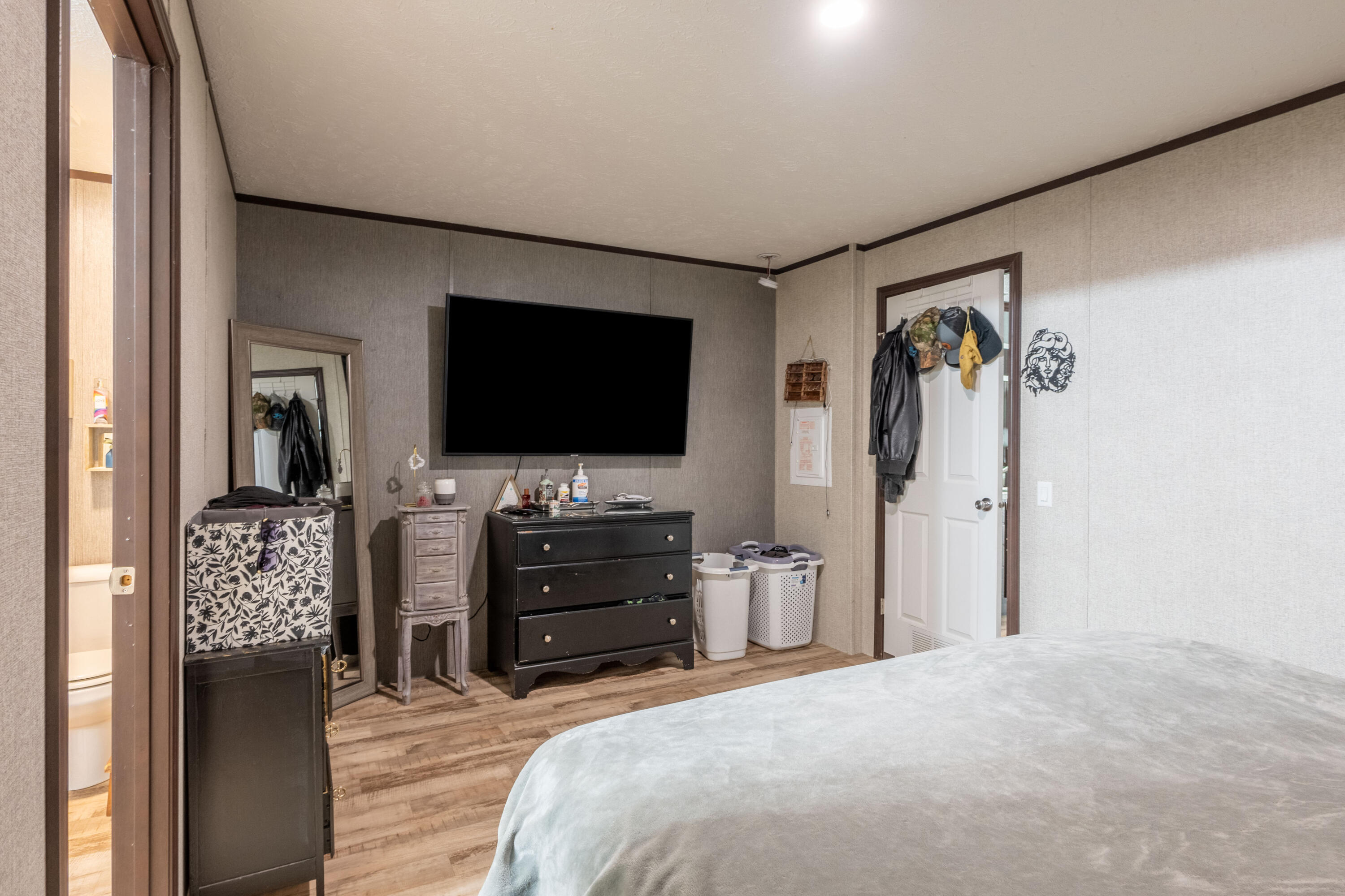 3538 Cedar Road Twin Lake, MI 49457 - Photo 13 of 37 Primary Suite