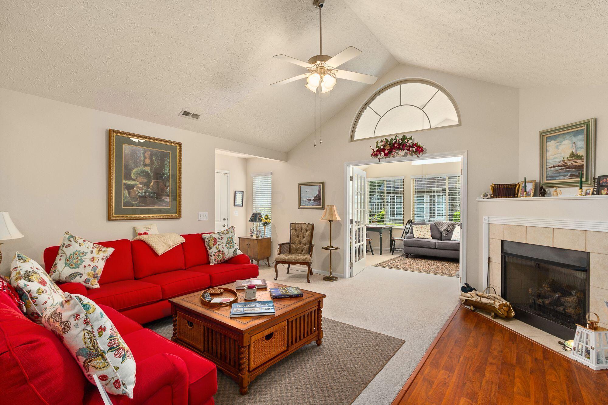 535 Ruttington Lane Westerville, OH 43082 - Photo 6 of 29 Inviting and entertaining