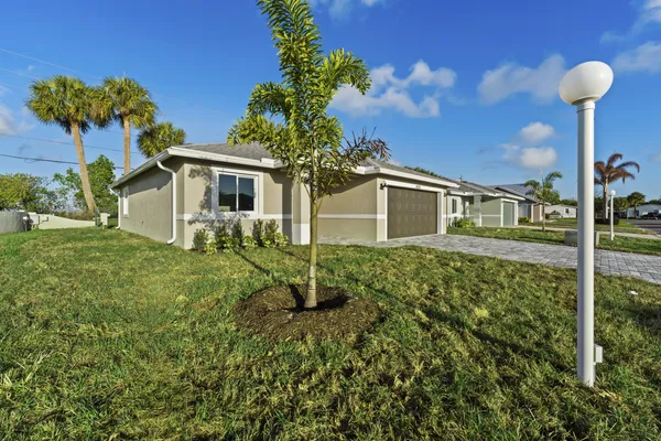 $329,900 | 4335 Southwest 15th Way, Okeechobee, FL 34974