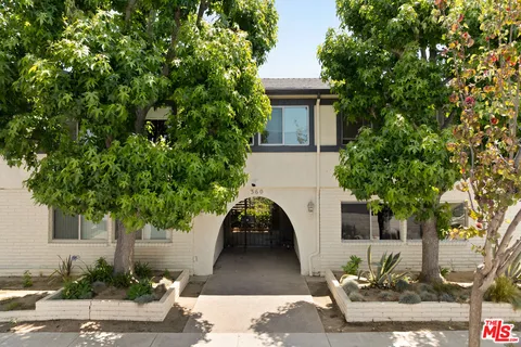 $495,000 | 360 Gladys Avenue, Unit 1, Long Beach, CA 90814
