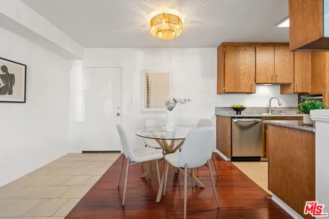 $495,000 | 360 Gladys Avenue, Unit 1, Long Beach, CA 90814