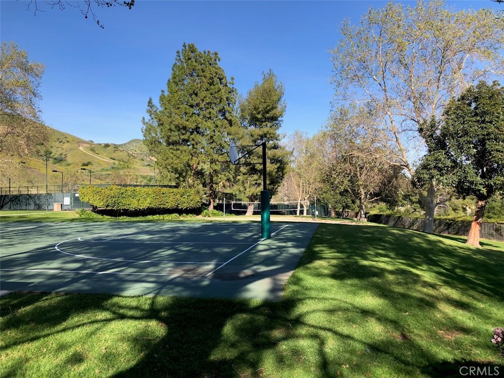 19736 Crystal Hills Lane Porter Ranch, CA 91326 - Photo 21 of 24