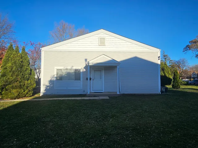 $2,200 | 811 Cambridge Place, Unit 811, Wheeling, IL 60090