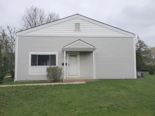 $2,200 | 811 Cambridge Place, Unit 811, Wheeling, IL 60090