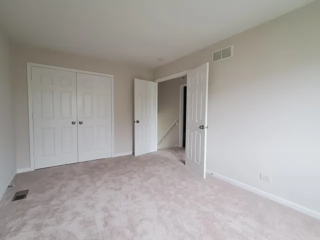 $2,200 | 811 Cambridge Place, Unit 811, Wheeling, IL 60090