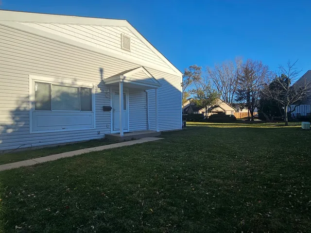 $2,200 | 811 Cambridge Place, Unit 811, Wheeling, IL 60090