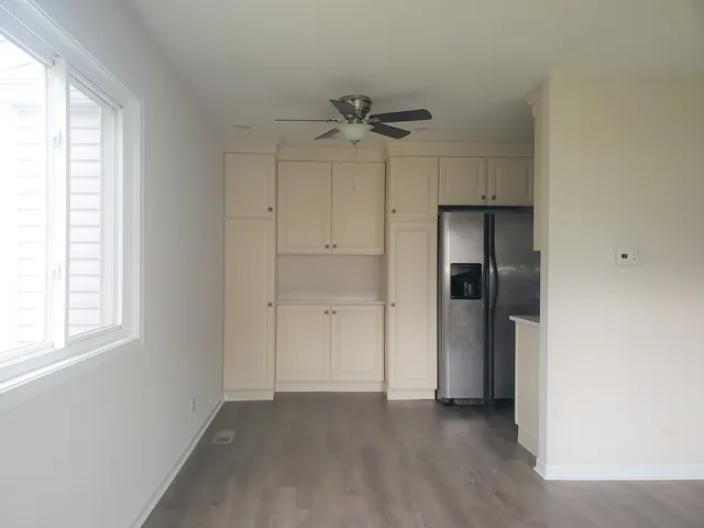 $2,200 | 811 Cambridge Place, Unit 811, Wheeling, IL 60090