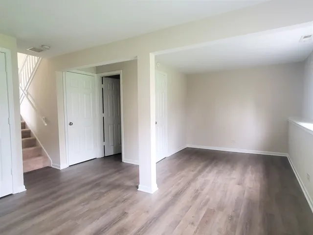 $2,200 | 811 Cambridge Place, Unit 811, Wheeling, IL 60090