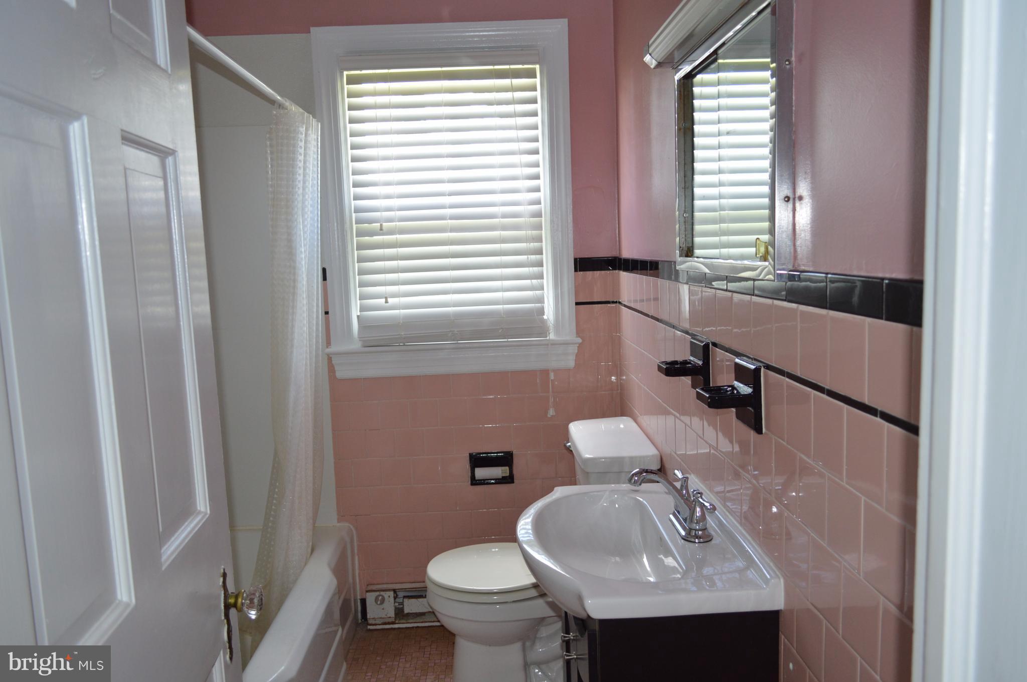 17201 Falls Road Upperco, MD 21155 - Photo 21 of 30 Bath main floor