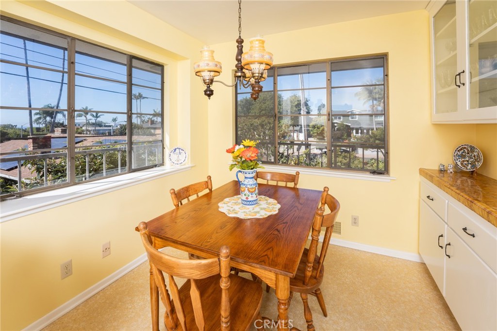 219 Esplanade San Clemente, CA 92672 - Photo 14 of 63 a dining room with furniture and window