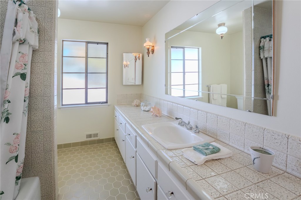 219 Esplanade San Clemente, CA 92672 - Photo 23 of 63 Bathroom #1