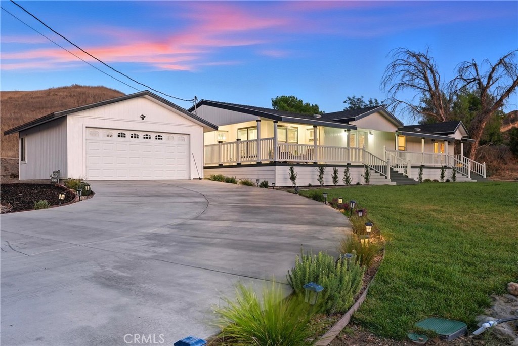 29626 Silver Street Val Verde, CA 91384 - Photo 3 of 51