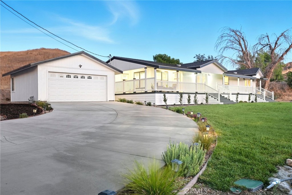 29626 Silver Street Val Verde, CA 91384 - Photo 6 of 51