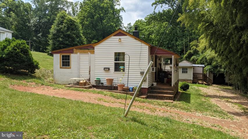 14221 Miller Road Orange, VA 22960 - Photo 3 of 14 Tenant occupied house