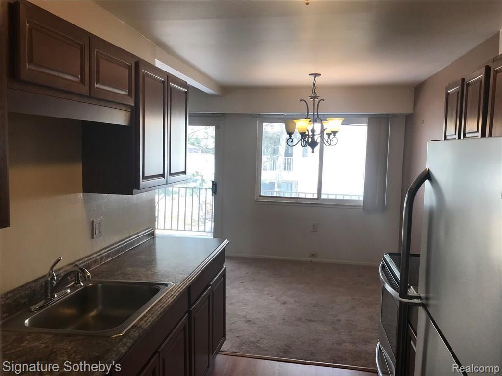 3825 Lone Pine Road, Unit 200 West Bloomfield, MI 48323 - Photo 8 of 15