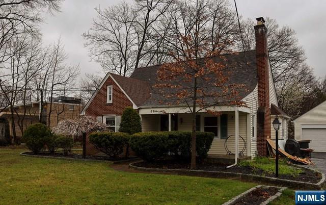 664 Harrington Road Glen Rock, NJ 07452 - Photo 1 of 22