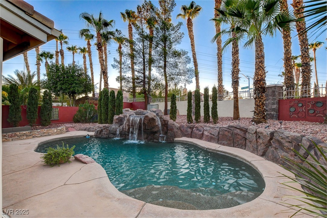 2134 Inverness Drive Henderson, NV 89074 - Photo 25 of 36 Gallery Image 25