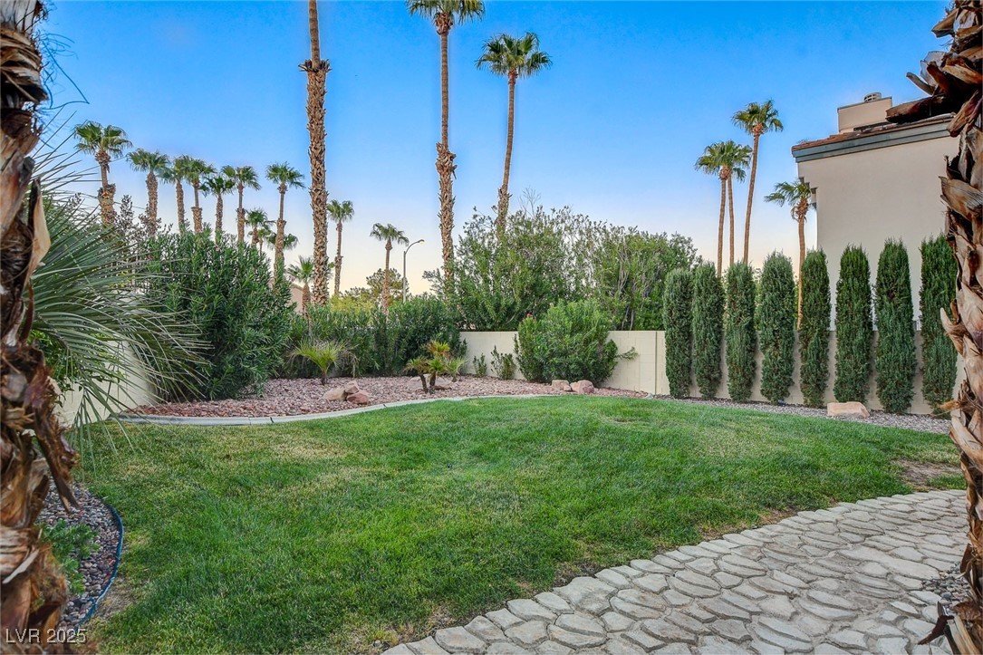 2134 Inverness Drive Henderson, NV 89074 - Photo 29 of 36 Gallery Image 29