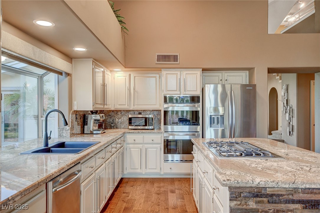 2134 Inverness Drive Henderson, NV 89074 - Photo 9 of 36 Gallery Image 9