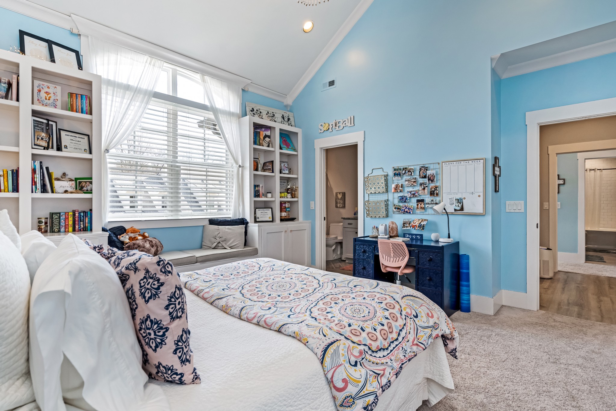 325 Circuit Road Franklin, TN 37064 - Photo 39 of 55 a bedroom with a large bed and a window