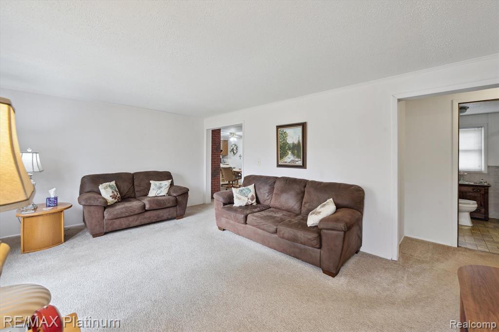 7822 Bishop Road Brighton, MI 48116 - Photo 4 of 25 Gallery Image 4