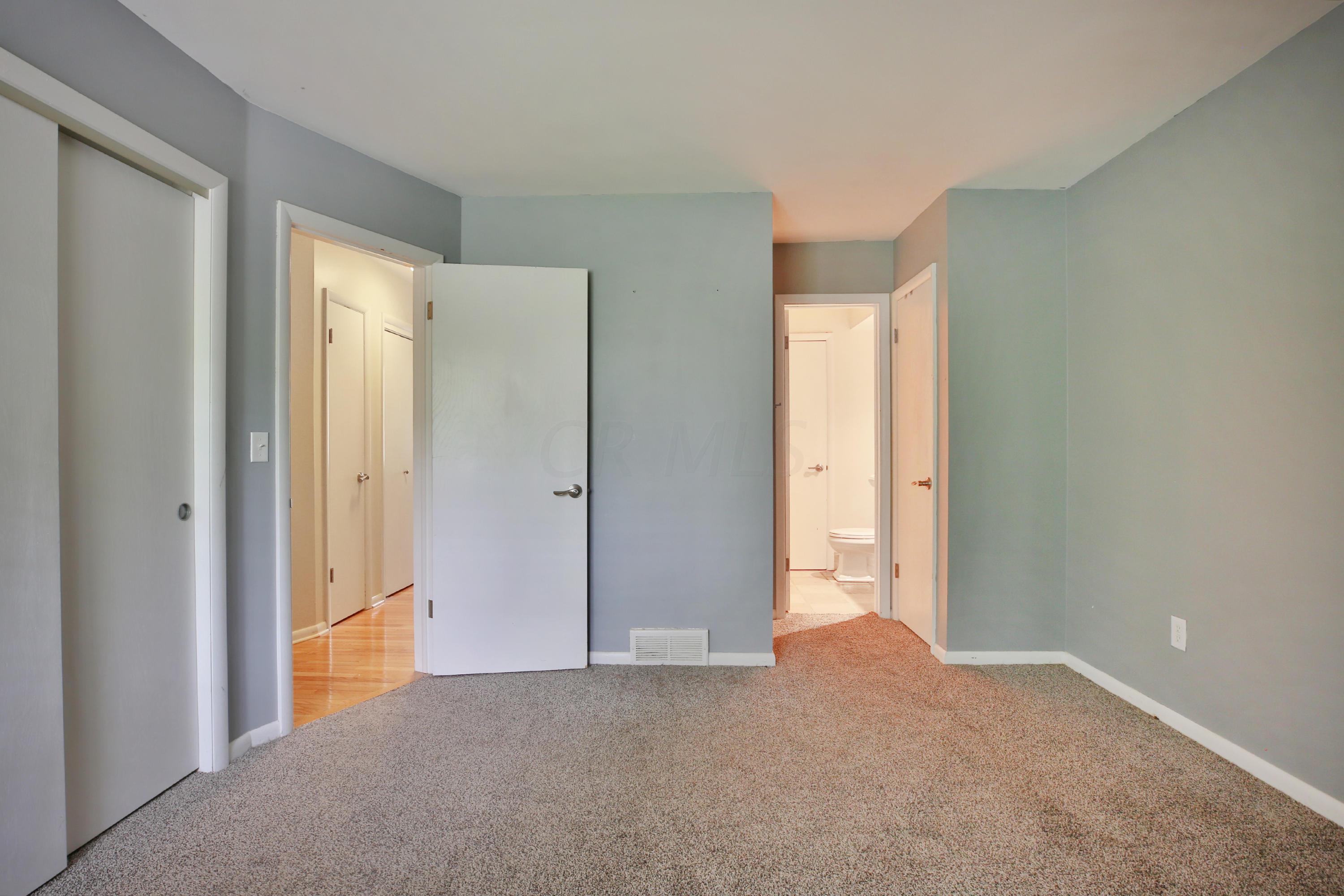 331 Fenway Road, Unit F Columbus, OH 43214 - Photo 18 of 26