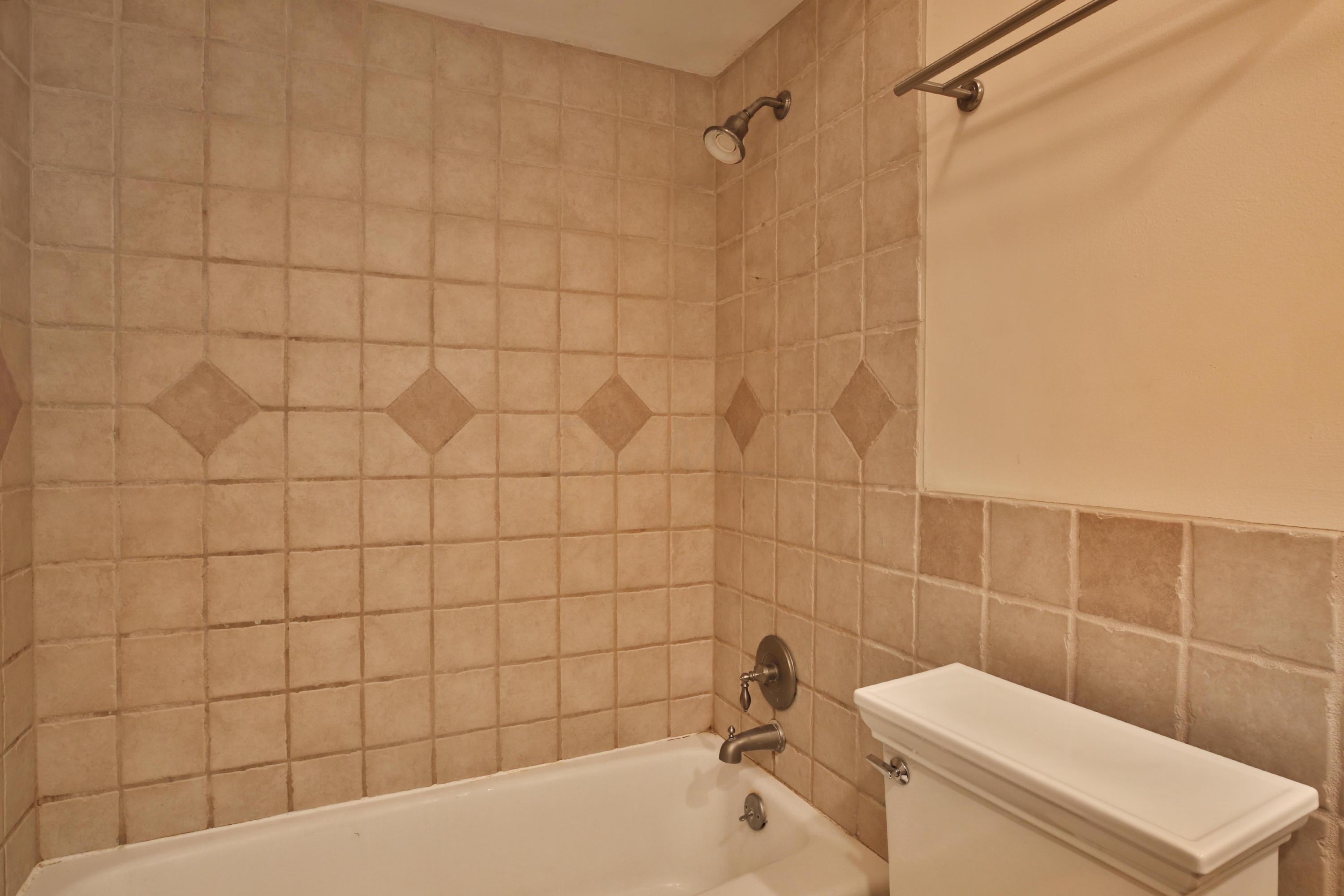 331 Fenway Road, Unit F Columbus, OH 43214 - Photo 23 of 26