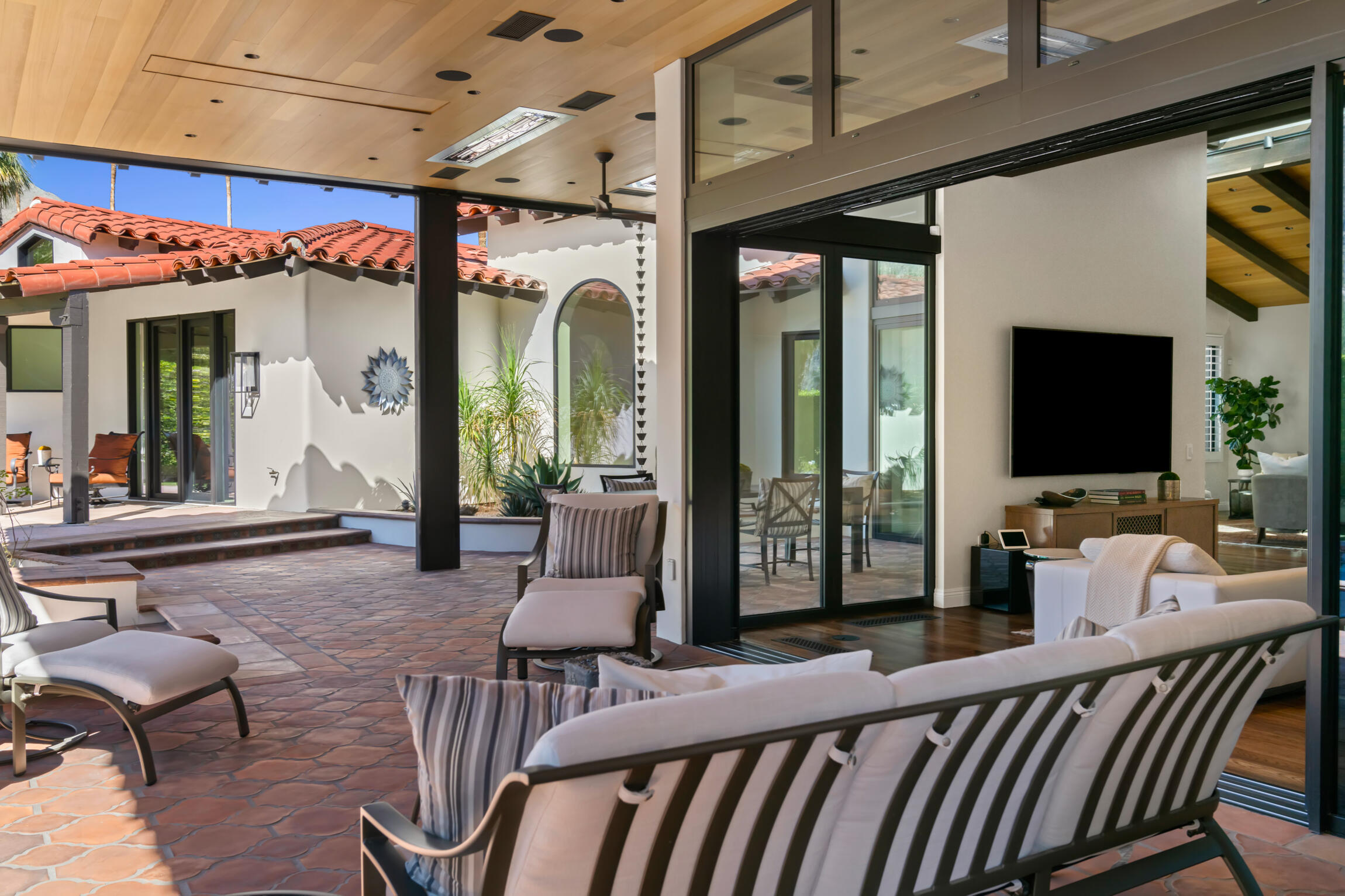 555 West Stevens Road Palm Springs, CA 92262 - Photo 89 of 95 a outdoor living space with furniture