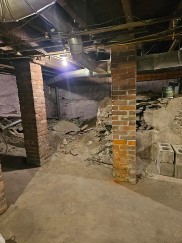 $282,500 | 79-81 South Park Street, Bangor, ME 04401