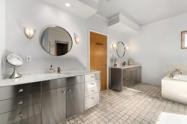 $2,000,000 | 3514 Bridle Path, Austin, TX 78703