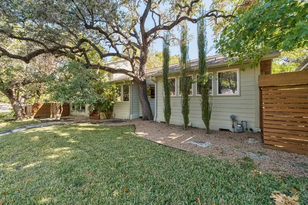 $2,000,000 | 3514 Bridle Path, Austin, TX 78703