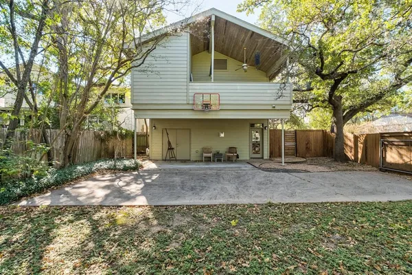 $2,000,000 | 3514 Bridle Path, Austin, TX 78703