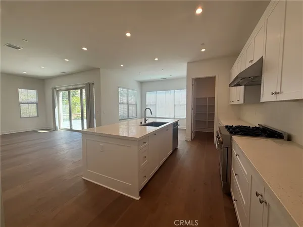 $5,500 | 228 Maricopa, Irvine, CA 92618