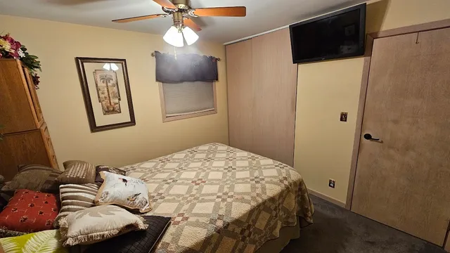 $299,500 | 110 Elm Lane, Streamwood, IL 60107