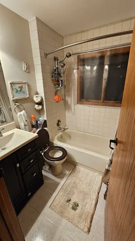 $299,500 | 110 Elm Lane, Streamwood, IL 60107