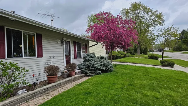$299,500 | 110 Elm Lane, Streamwood, IL 60107