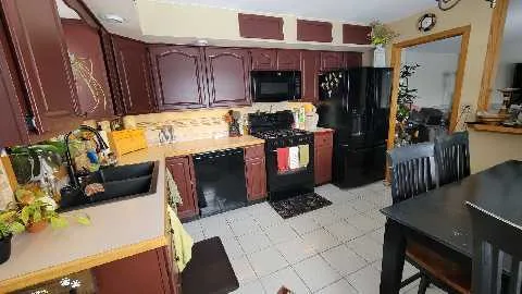 $299,500 | 110 Elm Lane, Streamwood, IL 60107