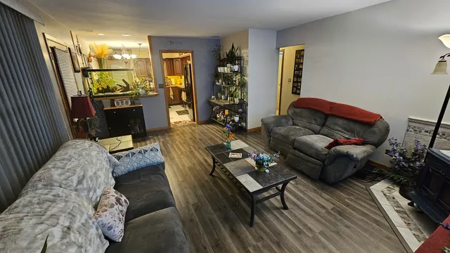 $299,500 | 110 Elm Lane, Streamwood, IL 60107