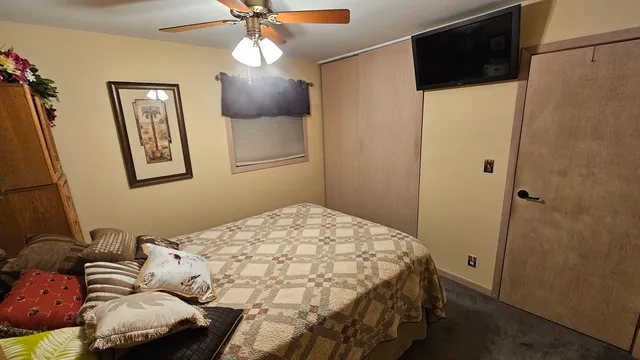 $299,500 | 110 Elm Lane, Streamwood, IL 60107