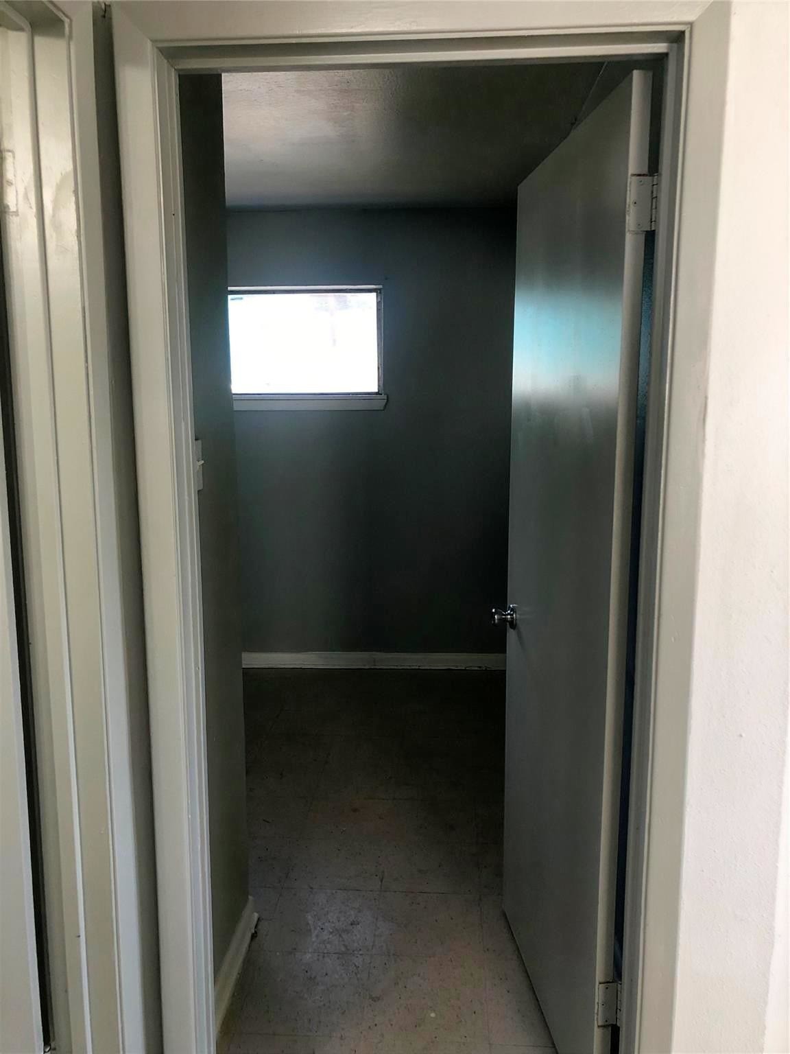 404 James Houston, TX 77009 - Photo 11 of 11 a view of elevator