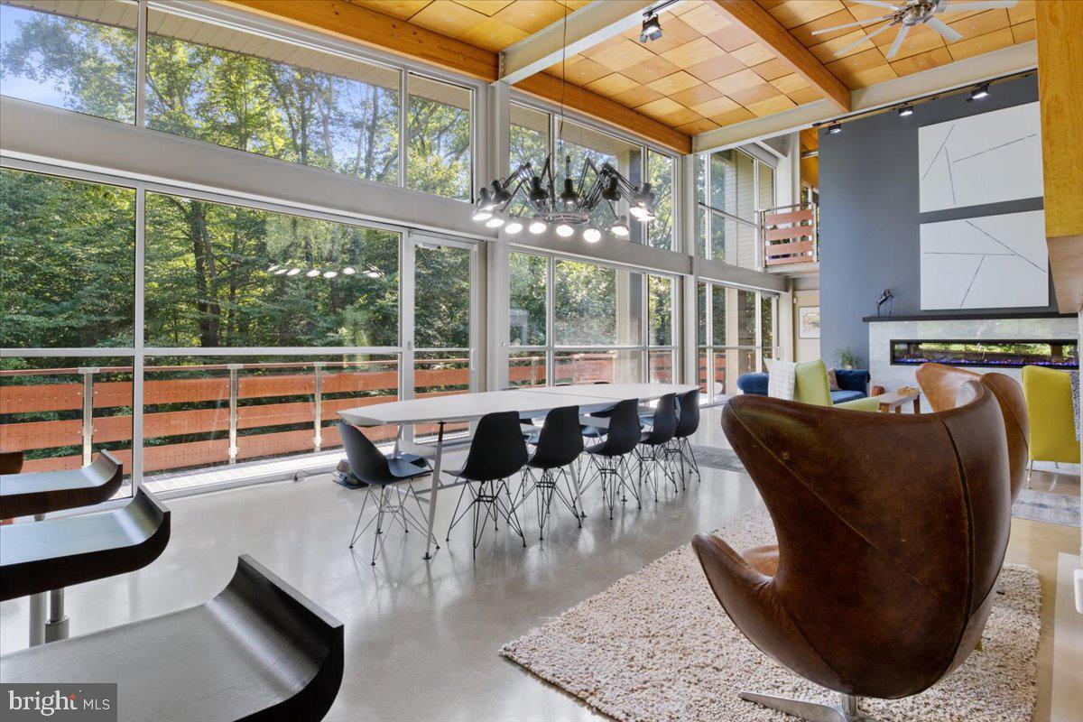 5553 Beverleys Mill Road Broad Run, VA 20137 - Photo 38 of 80 a living room with furniture and a large window