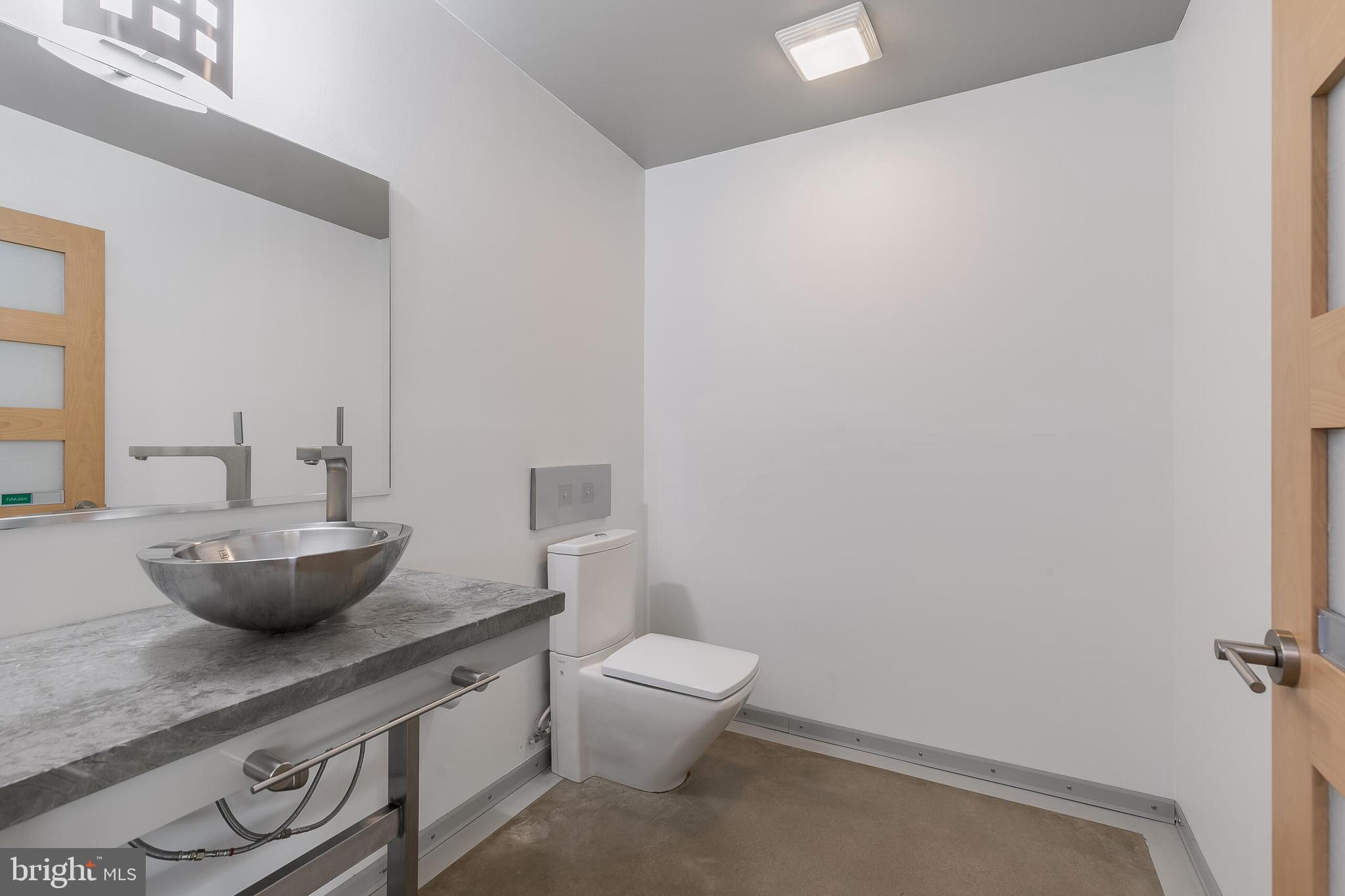 5553 Beverleys Mill Road Broad Run, VA 20137 - Photo 40 of 80 Powder room on main